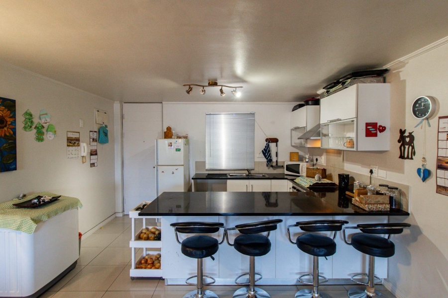 2 Bedroom Property for Sale in Gansbaai Central Western Cape